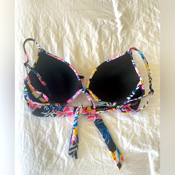 Two piece Bikini set Floral multicolor Size M New. Brand: My Charmo - Picture 3 of 11